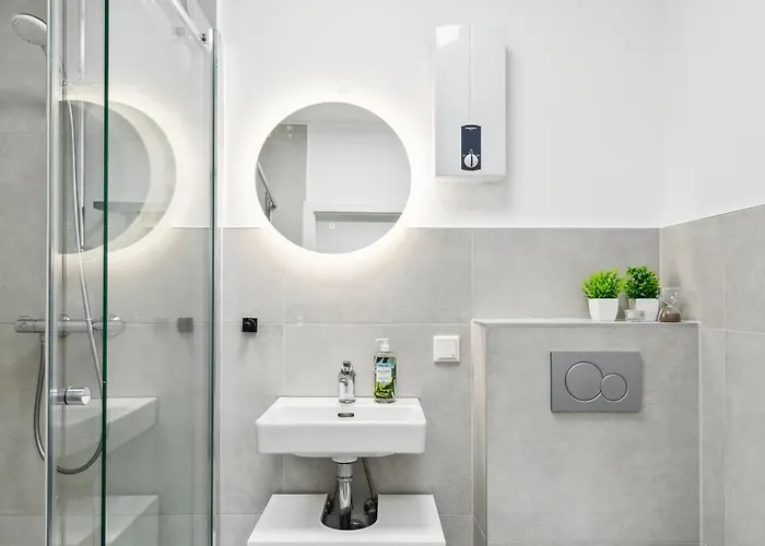 Moderne, Zentrale Und Gemuetliche Lägenhet *